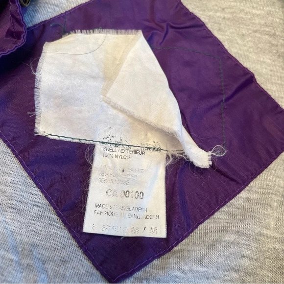 💜 Embrace the Vintage Vibes: Purple Windbreaker  Coat - Size Unknown 🌬️ - Picture 10 of 13